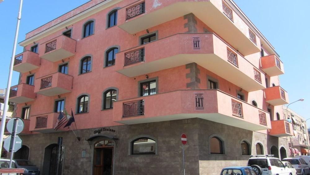 Hotel Traiano Civitavecchia Bagian luar foto