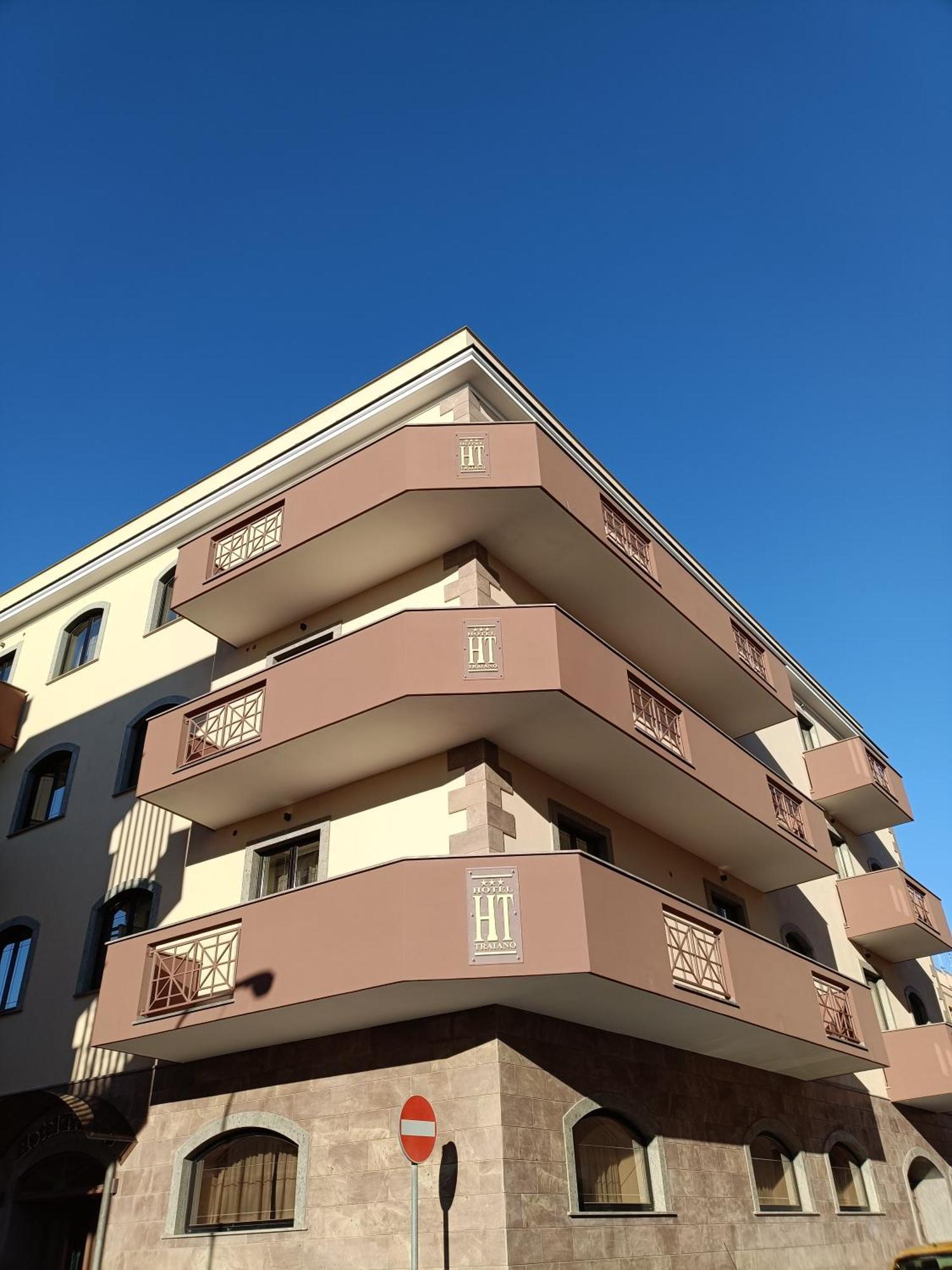 Hotel Traiano Civitavecchia Bagian luar foto