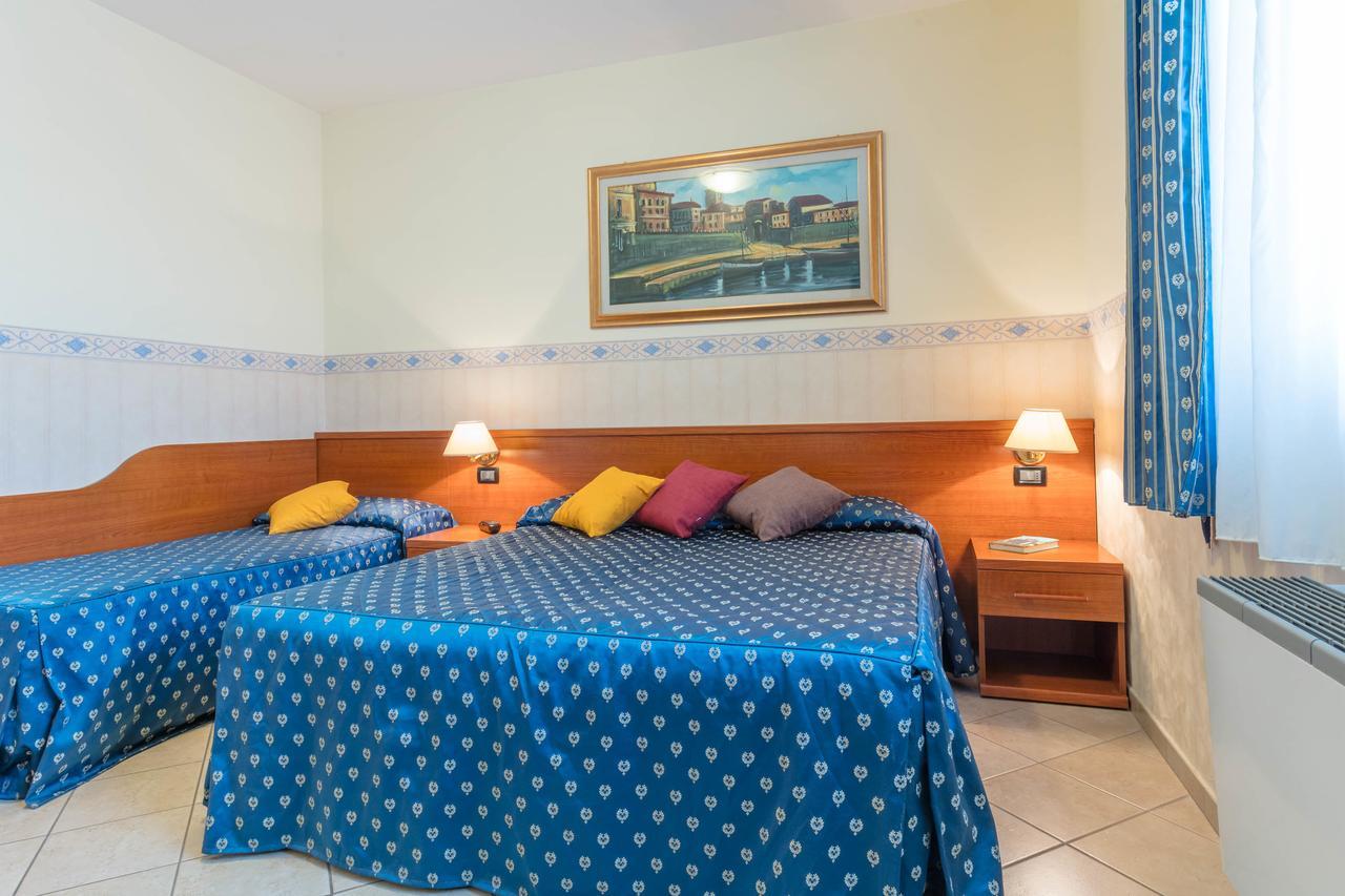 Hotel Traiano Civitavecchia Bagian luar foto