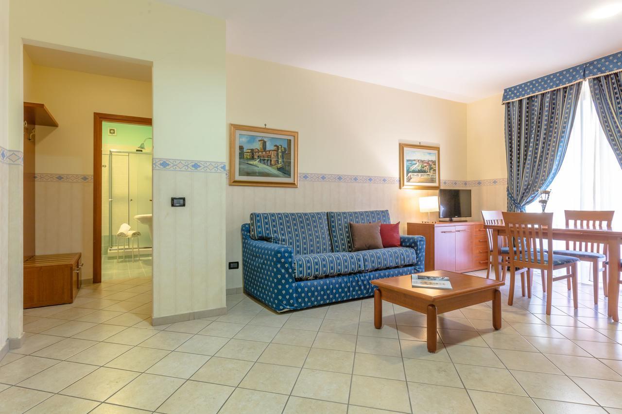 Hotel Traiano Civitavecchia Bagian luar foto