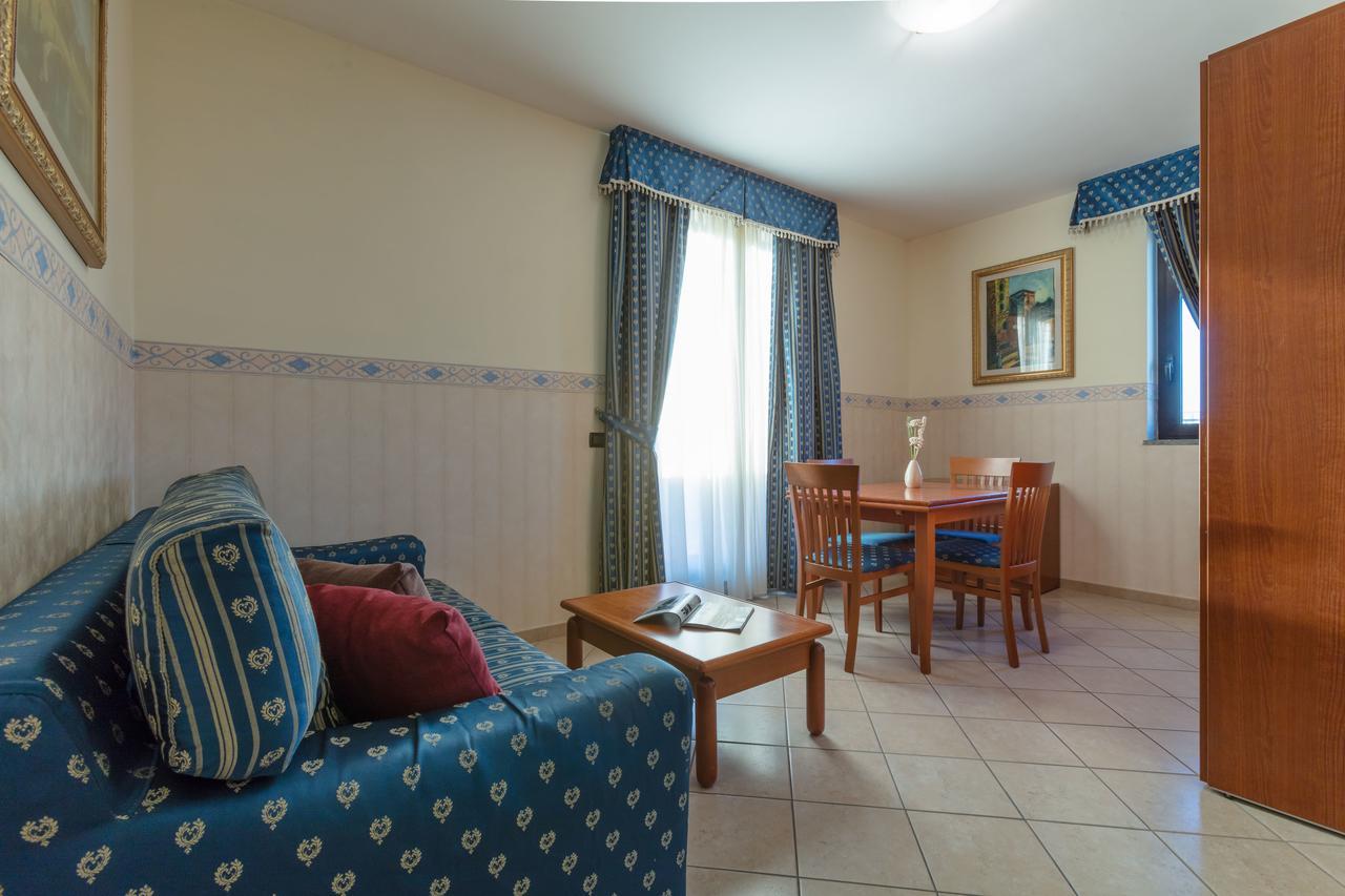 Hotel Traiano Civitavecchia Bagian luar foto