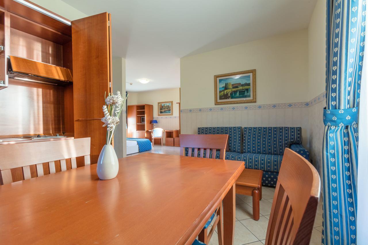 Hotel Traiano Civitavecchia Bagian luar foto